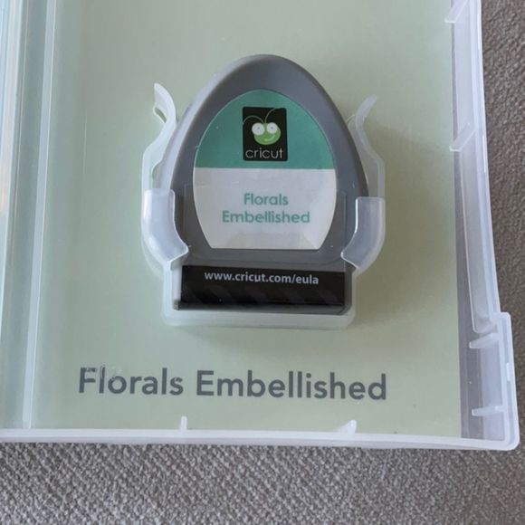 FLORALS EMBELLISHED Cricut Cartridge Flowers Galore - Picture 4 of 4